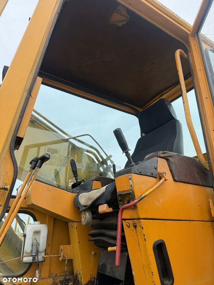 Komatsu PC240NLC-3KP - 9