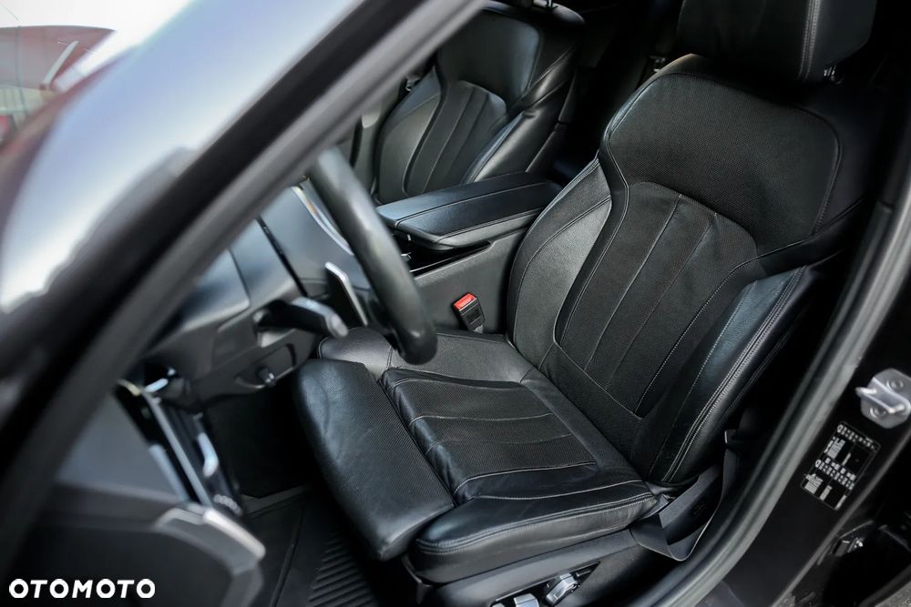 BMW Seria 5 520d Sport Line - 16