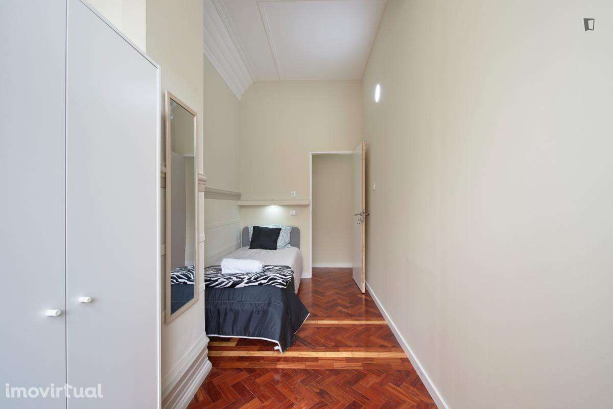 Quarto - localizado em Saldanha Lisbon - Grande imagem: 5/50