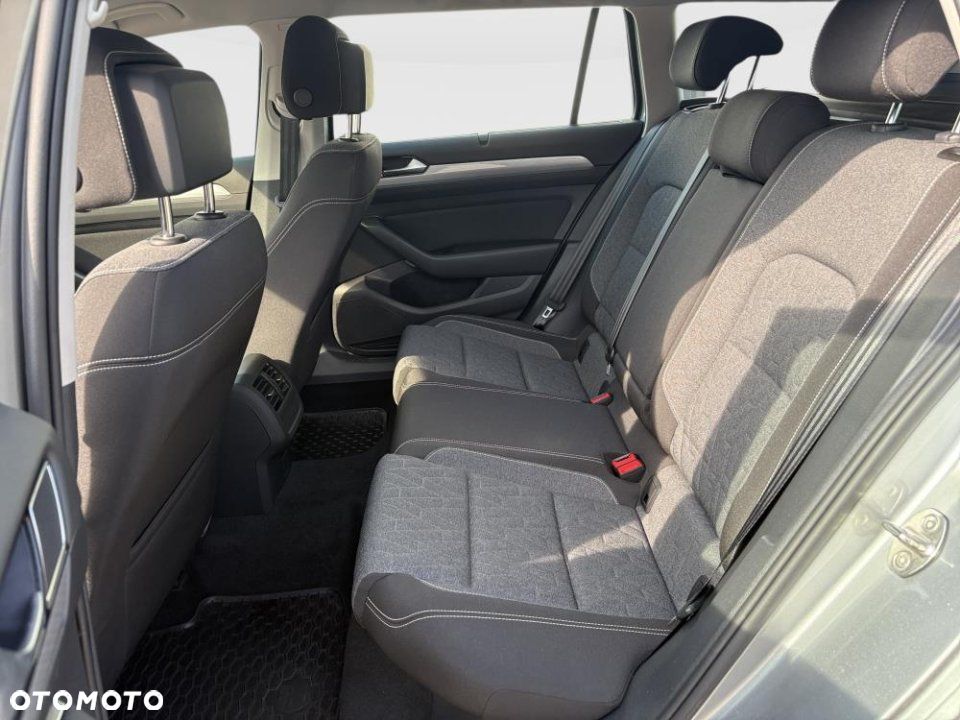 Volkswagen Passat - 14