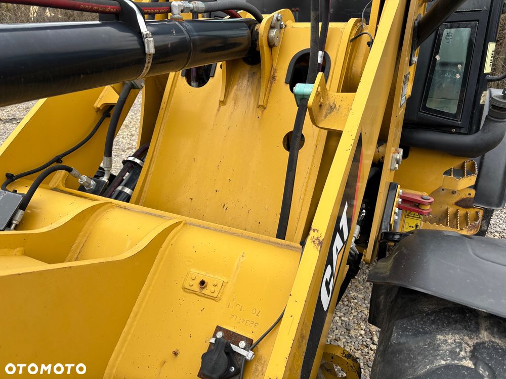 Caterpillar 907H2 rekin 4x4 łyzka dzielona z niemiec - 6