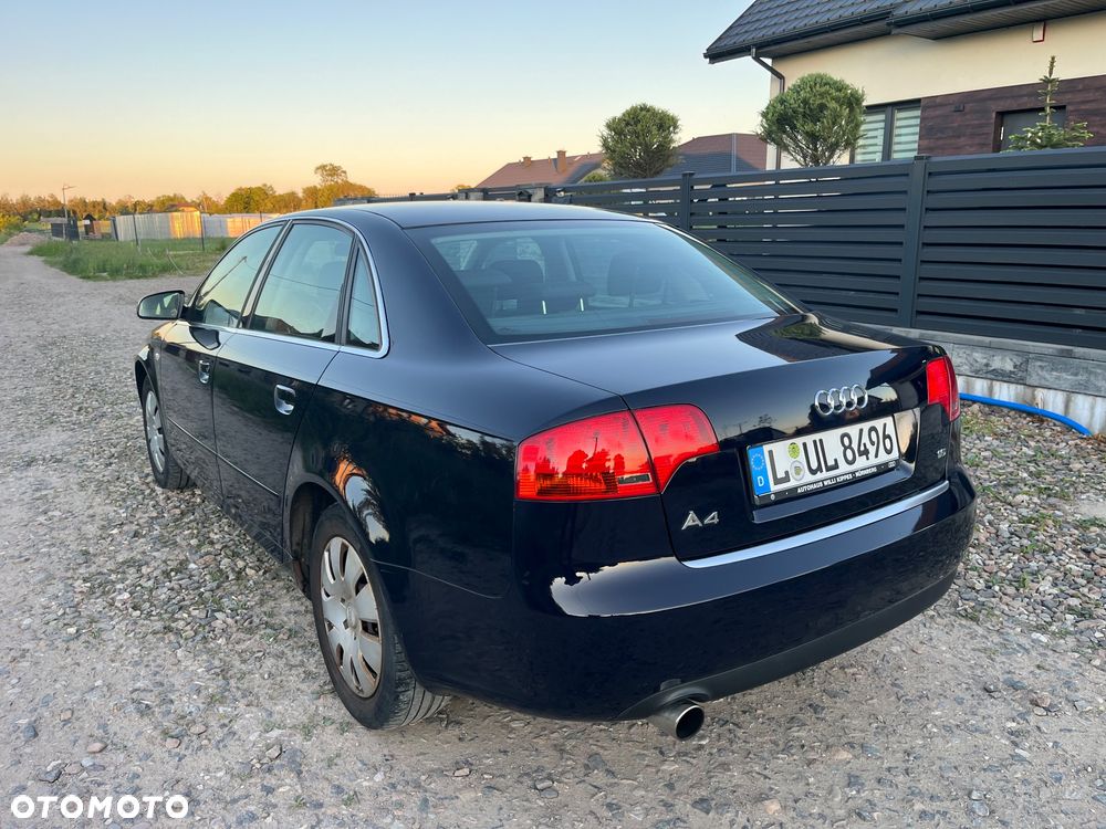 Audi A4 Limousine - 17
