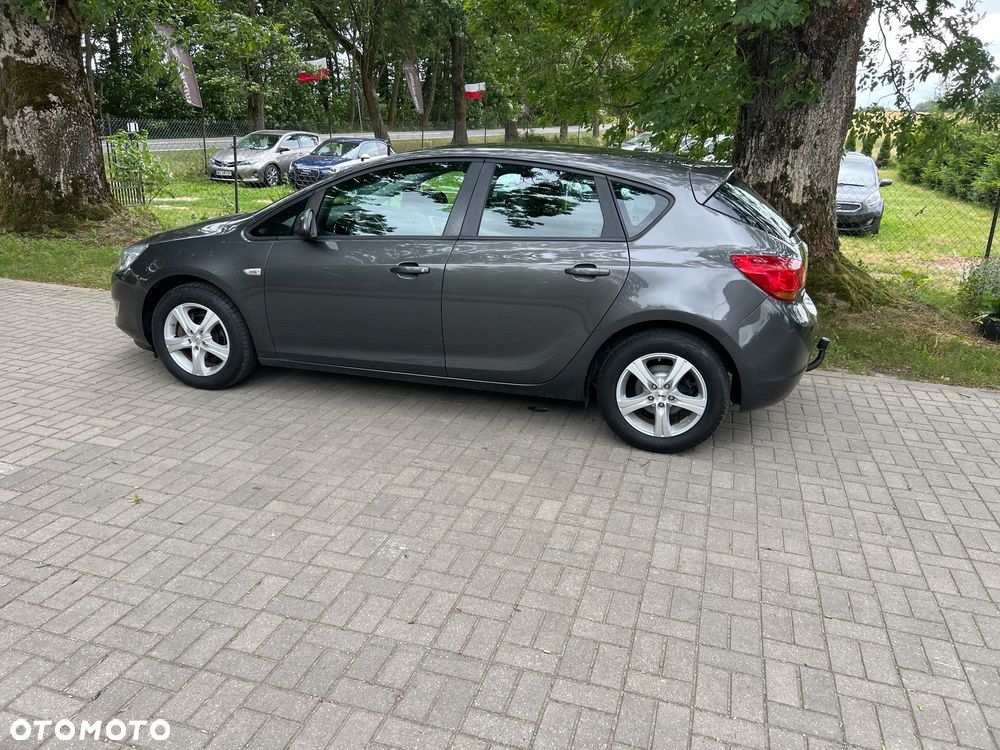 Opel Astra 1.6 Sport - 11