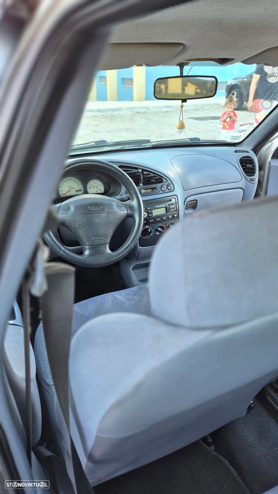 Ford Fiesta 1.25 Techno - 13