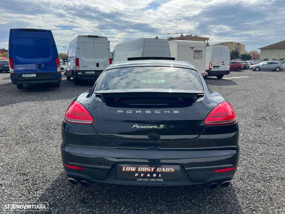 Porsche Panamera - 40
