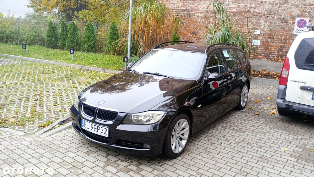 BMW Seria 3 318d DPF Touring - 2