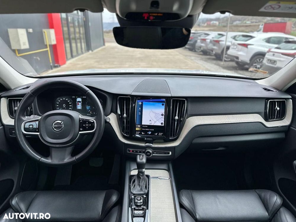 Volvo XC 60 D4 Momentum Pro - 26
