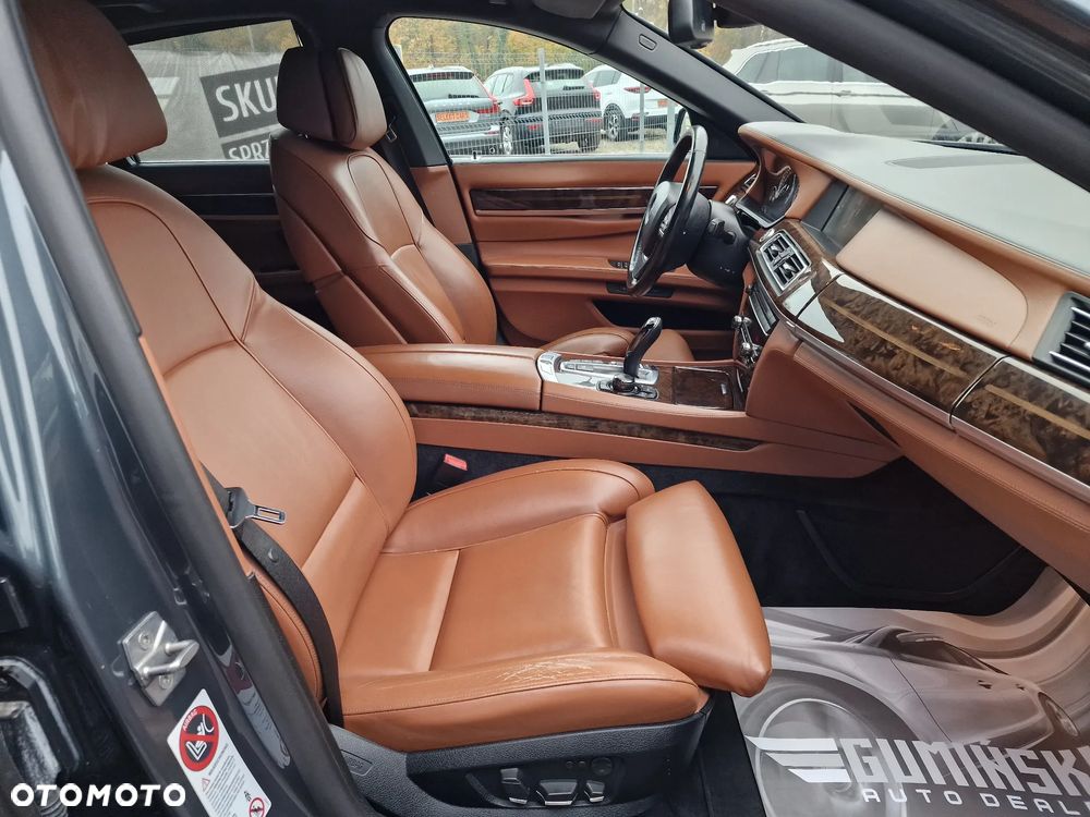 BMW Seria 7 740d - 23