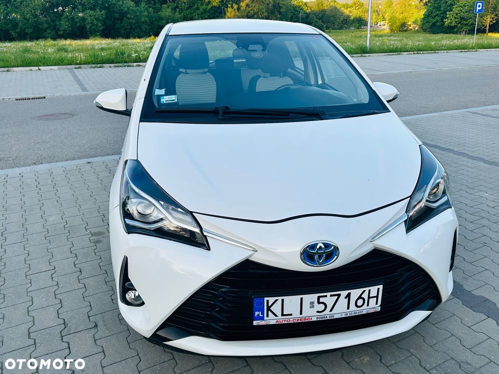 Toyota Yaris Hybrid 100 Premium EU6 - 24