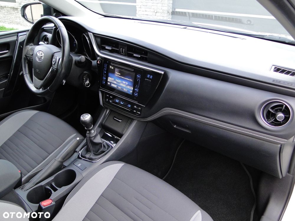 Toyota Auris 1.6 Premium - 14