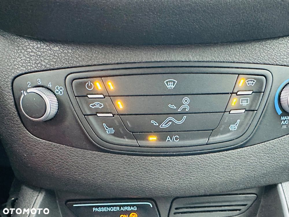 Ford Tourneo Courier 1.0 EcoBoost S&S Ambiente - 14