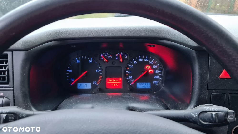 Volkswagen Multivan - 15