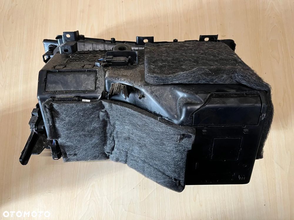 Schowek pasażera czarny Mercedes E Klasa W213 - 2