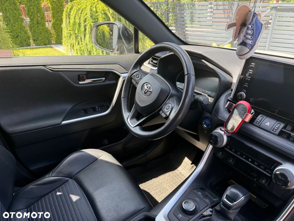 Toyota RAV4 - 6
