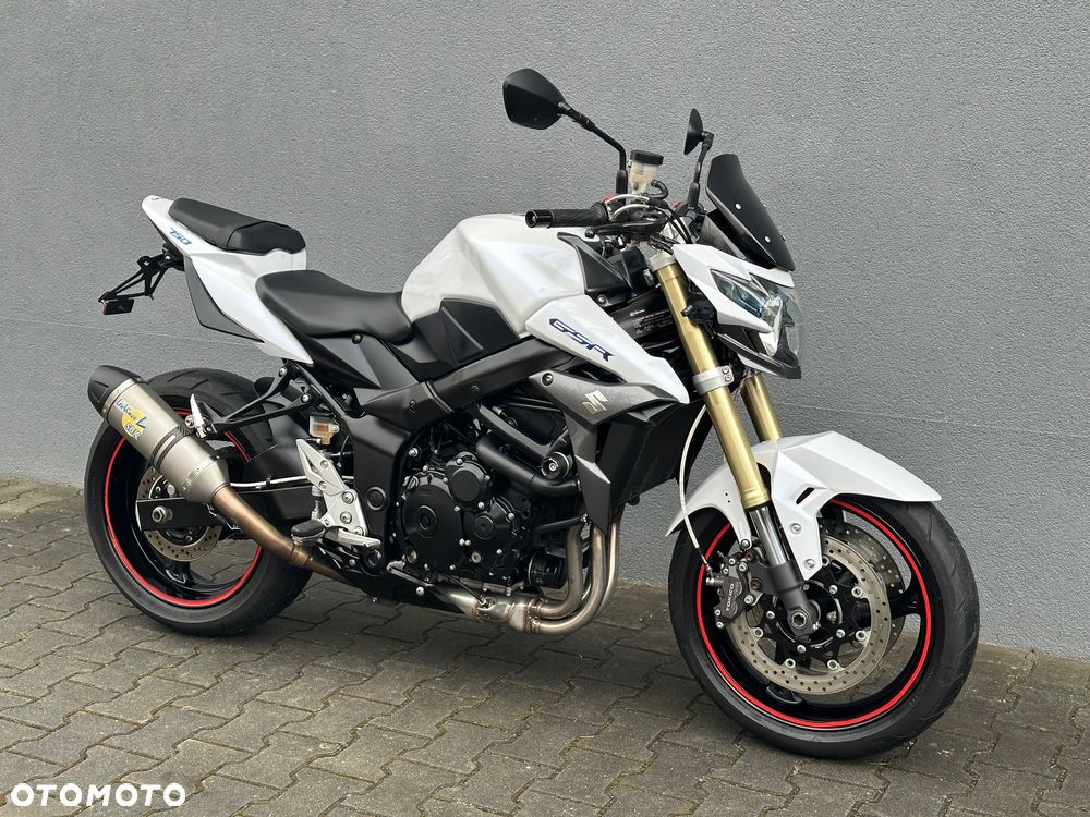 Suzuki GSR - 2