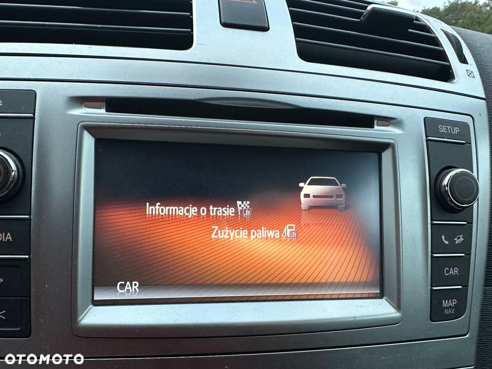 Toyota Avensis Combi 1.8 Executive - 17