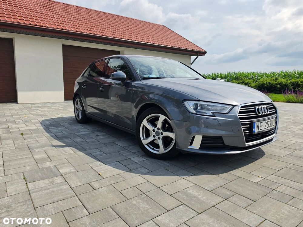 Audi A3 Sportback - 1