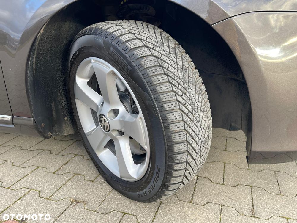 Volkswagen Passat 2.0 TDI Comfortline - 23