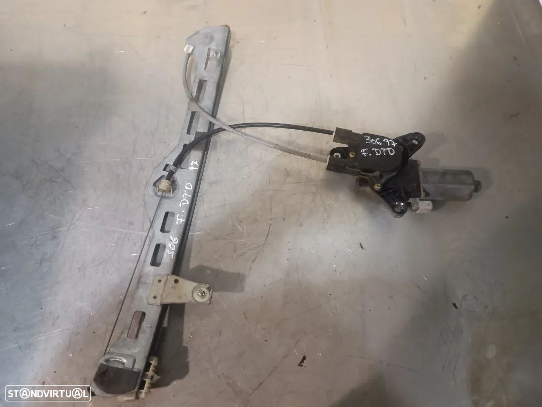 ELEVADOR DE VIDRO PEUGEOT 306 - FRENTE DIREITO - 1