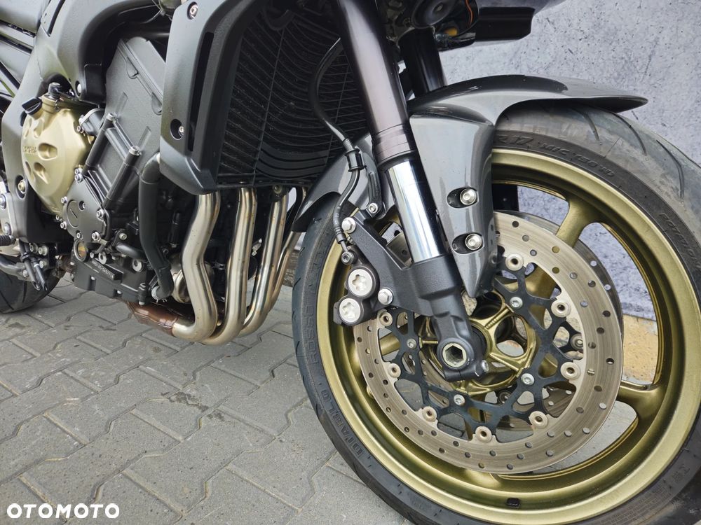 Yamaha FZ - 16