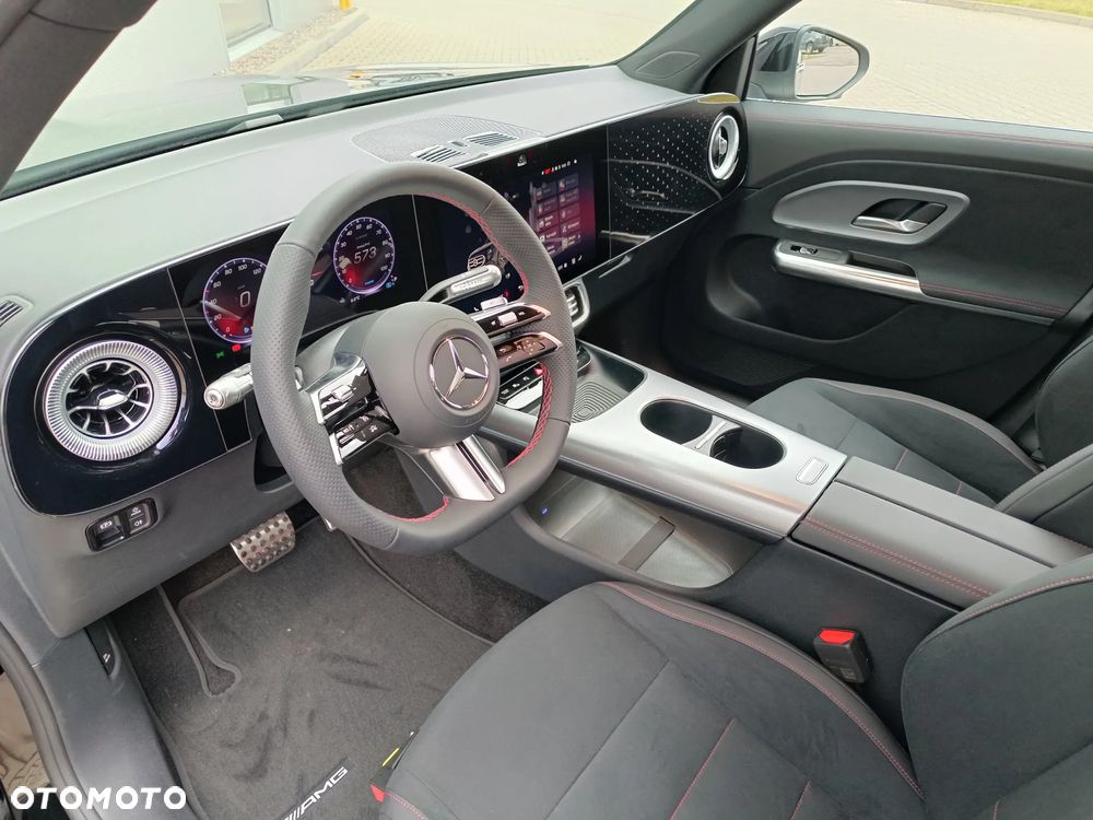 Mercedes-Benz GLB - 4