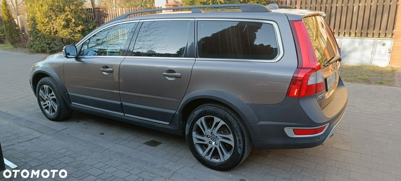 Volvo XC 70 D5 AWD Dynamic Momentum - 4