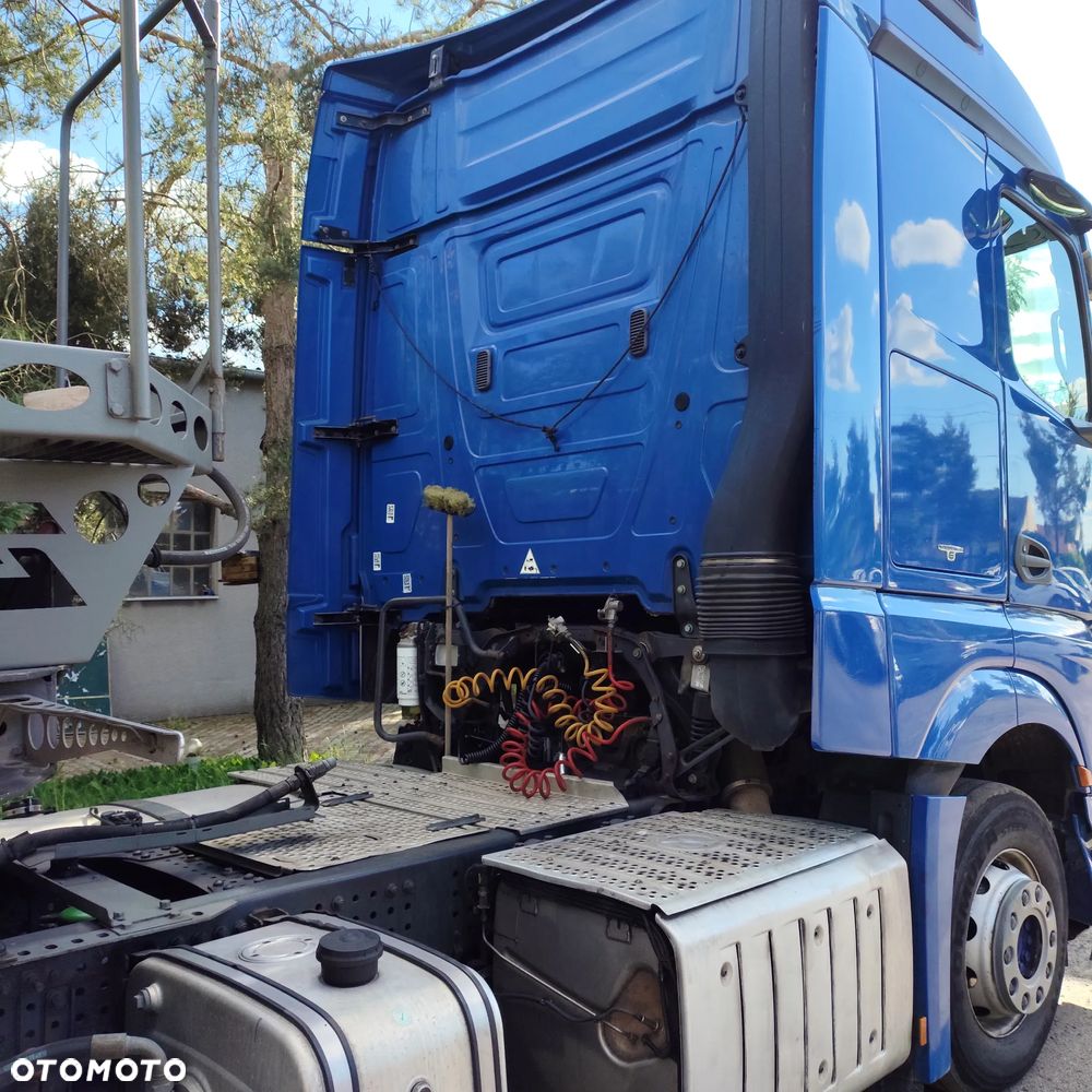 Mercedes-Benz Actros - 3
