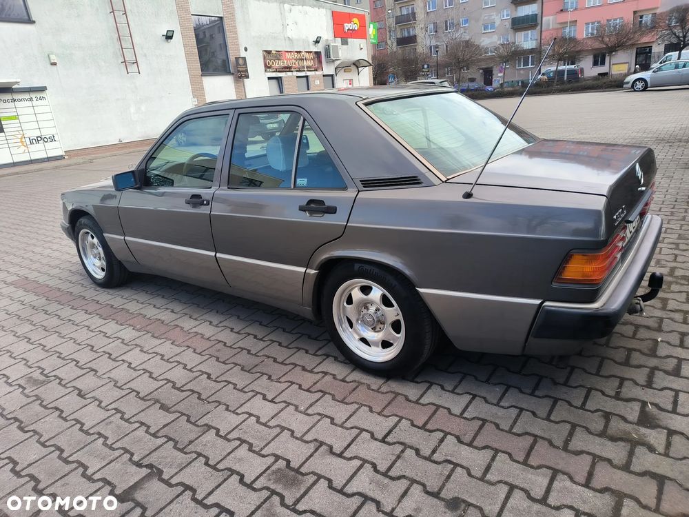Mercedes-Benz W201 (190) - 5