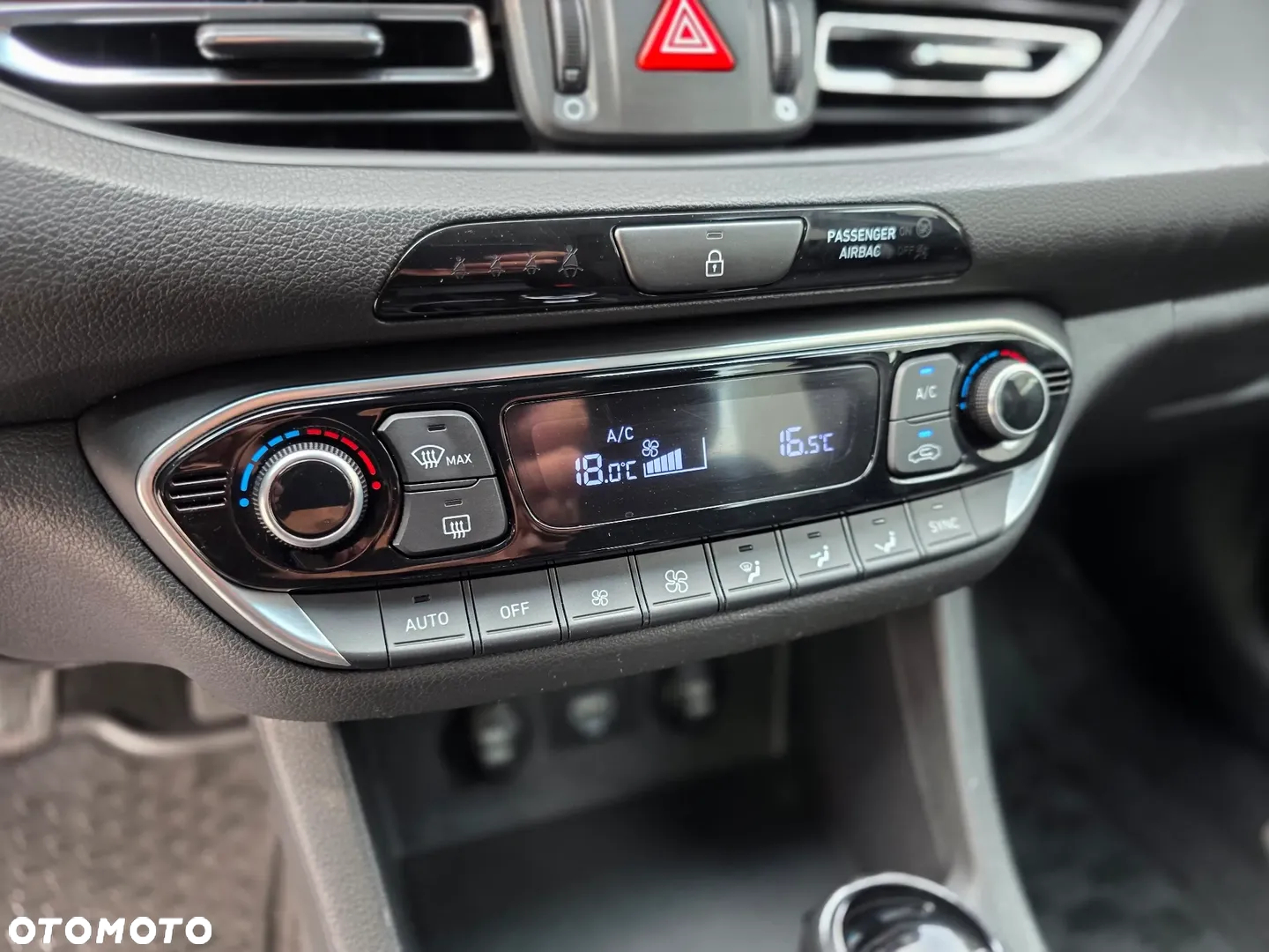 Hyundai i30 1.6 D Comfort DCT - 22