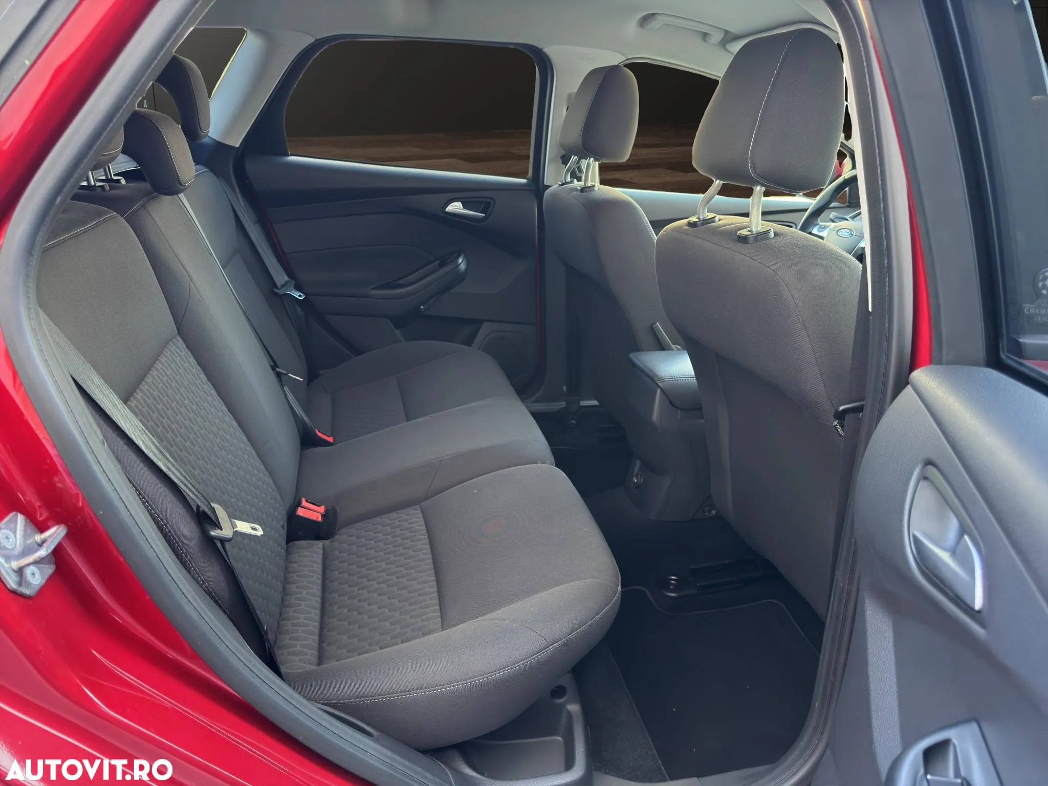 Ford Focus 1.0 EcoBoost Start-Stopp-System TREND - 11