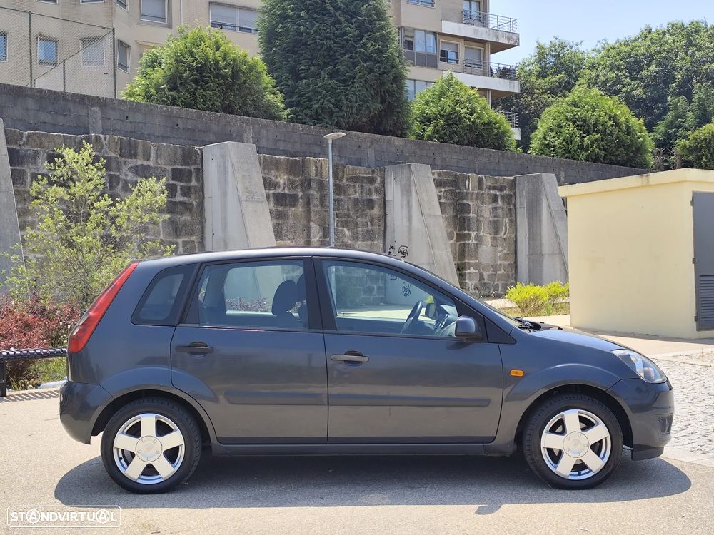 Ford Fiesta 1.4 TDCI Ambiente - 4