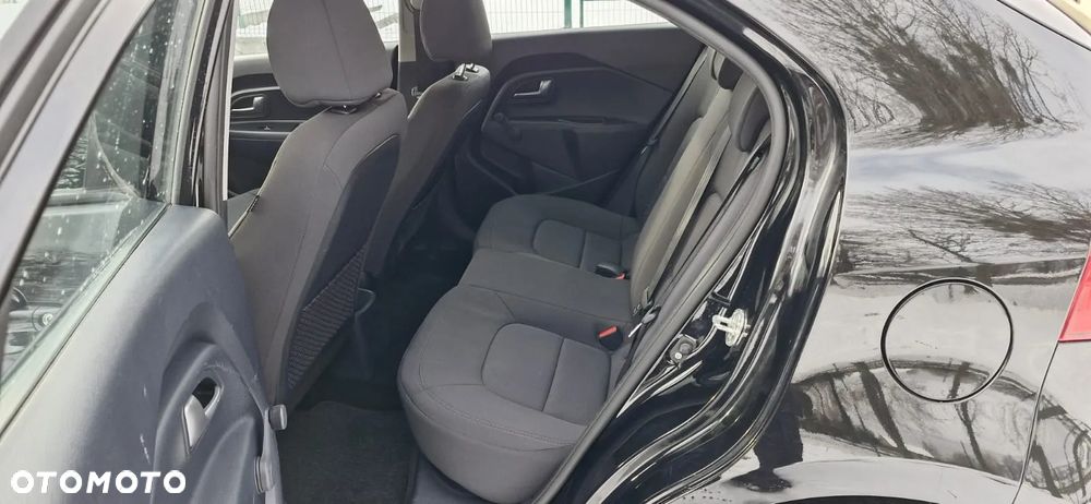 Kia Rio 1.2 Dream Team Edition - 13