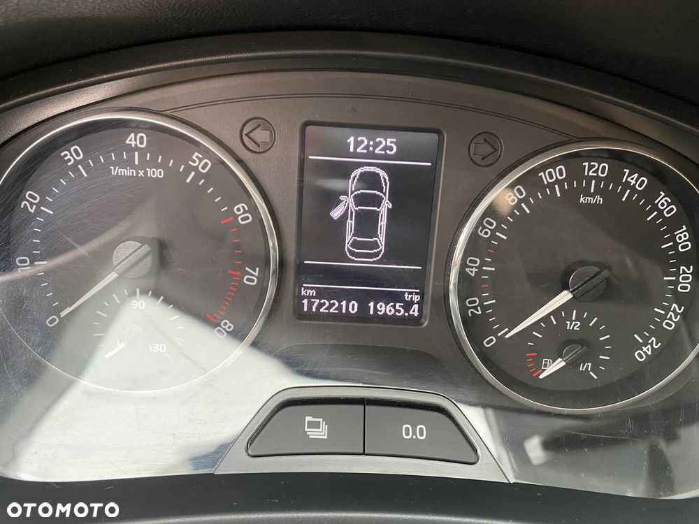 Skoda RAPID Spb 1.4 TSI Ambition Max DSG - 6