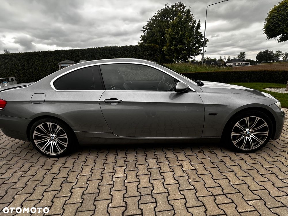 BMW Seria 3 325d - 3