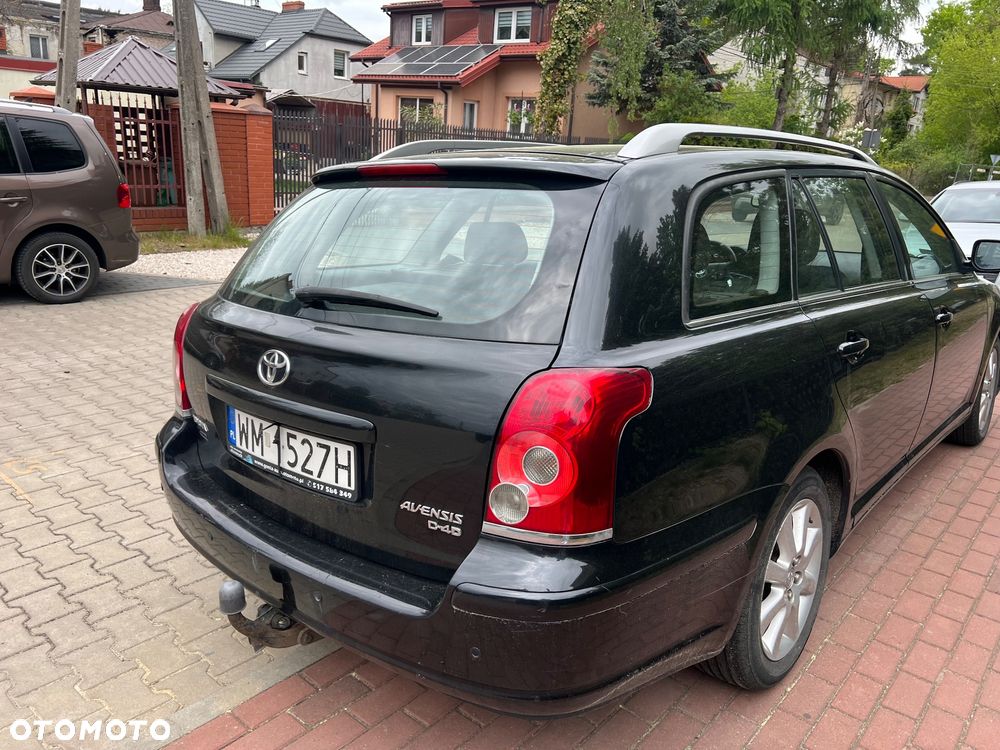 Toyota Avensis 2.0 D-4D - 12
