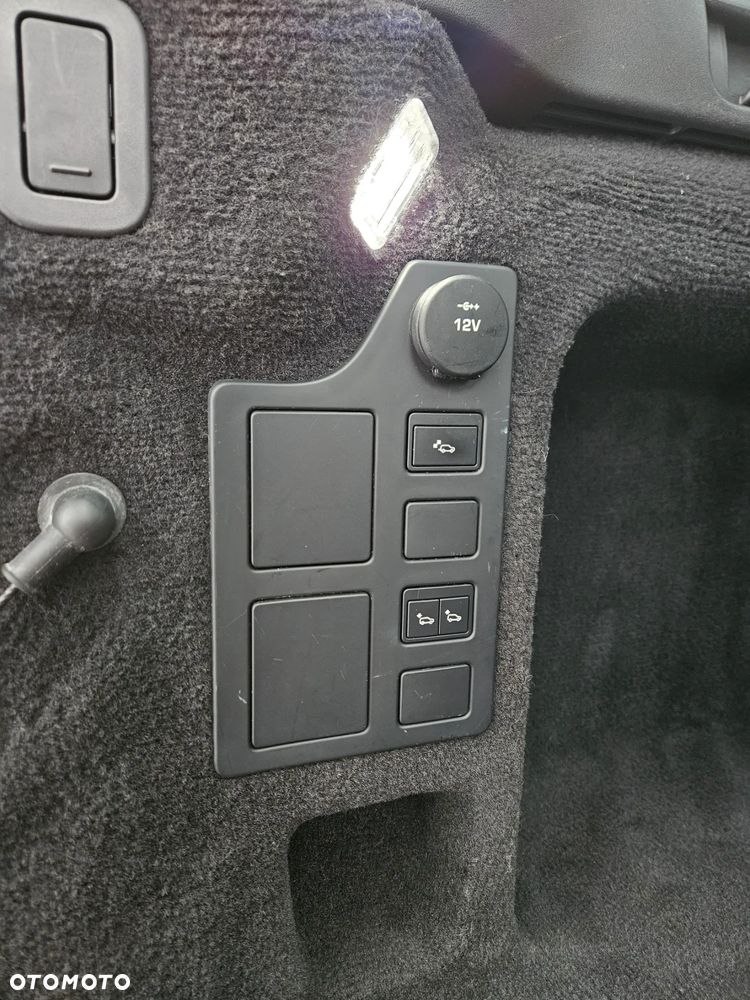 Land Rover Discovery 3.0 V6 Supercharged SE - 26