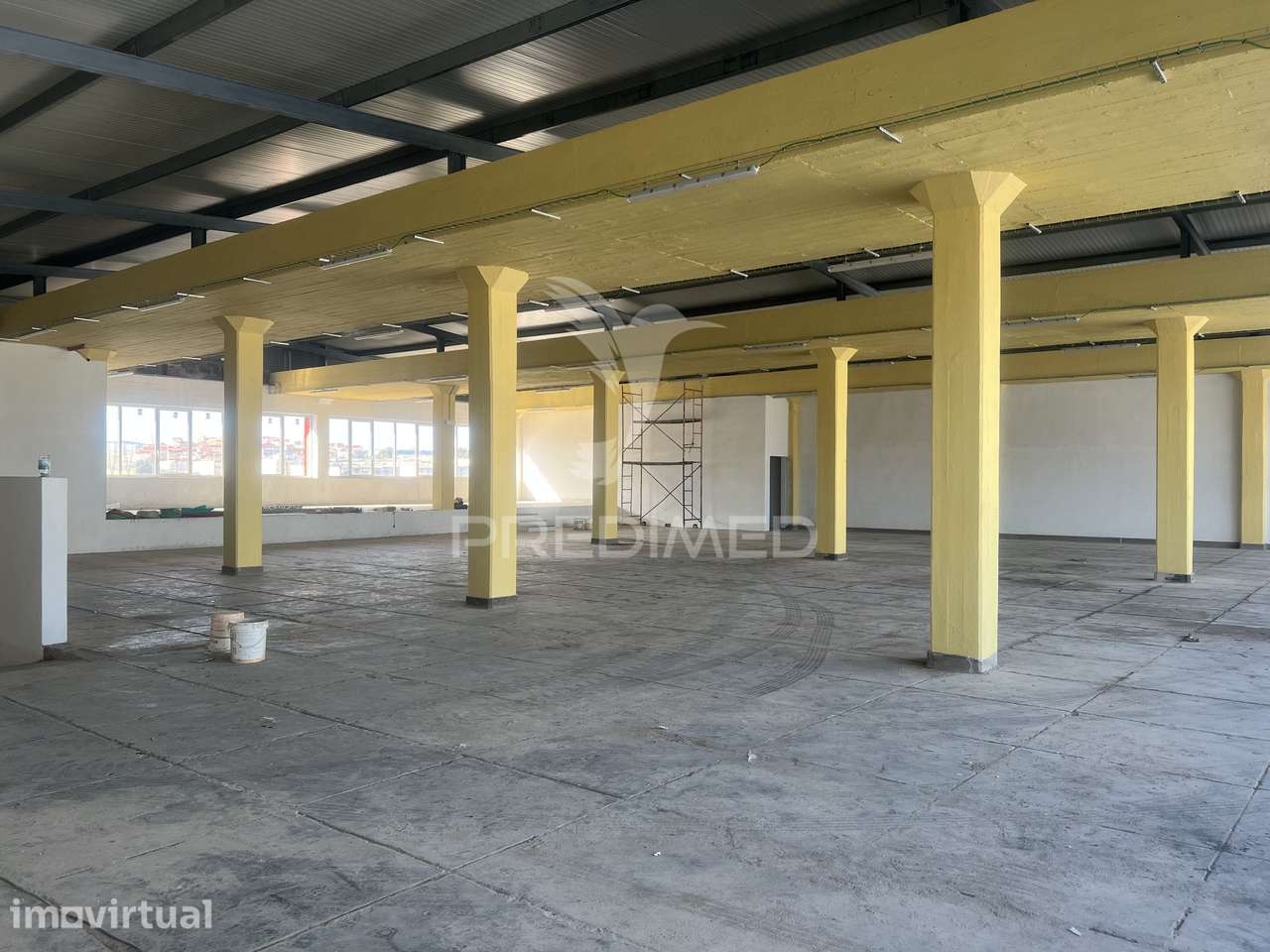 Armazém para venda em Prior velho Lisboa - Grande imagem: 2/4