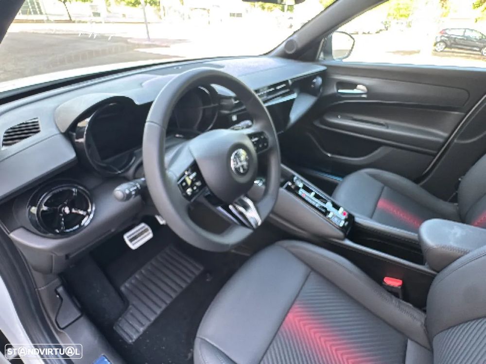 Alfa Romeo Junior 1.2 Speciale eDCT6 - 13