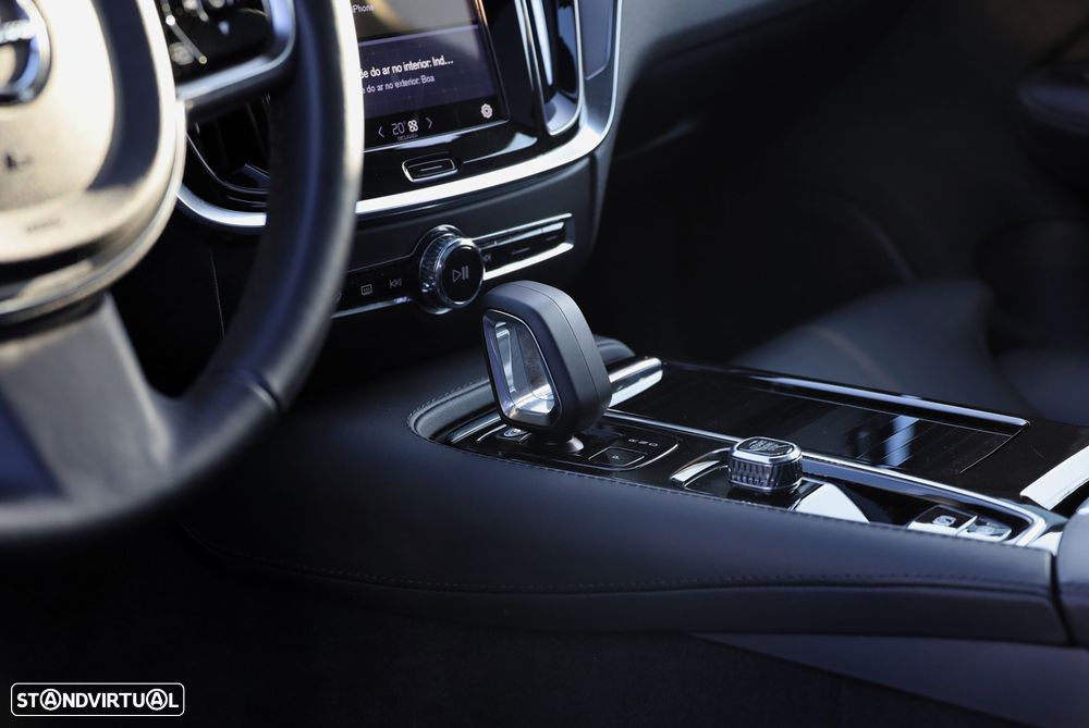 Volvo V60 2.0 T6 AWD TE Plus Dark - 18