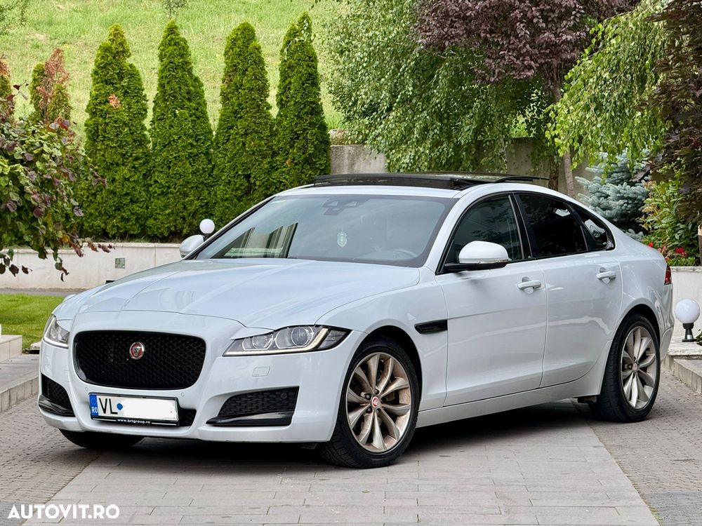 Jaguar XF 20d RWD Portfolio - 3