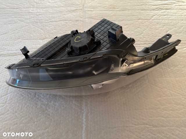 HYUNDAI I30 II lampa prawa 92102-A6000 cała org soczewka doświetlenie - 7