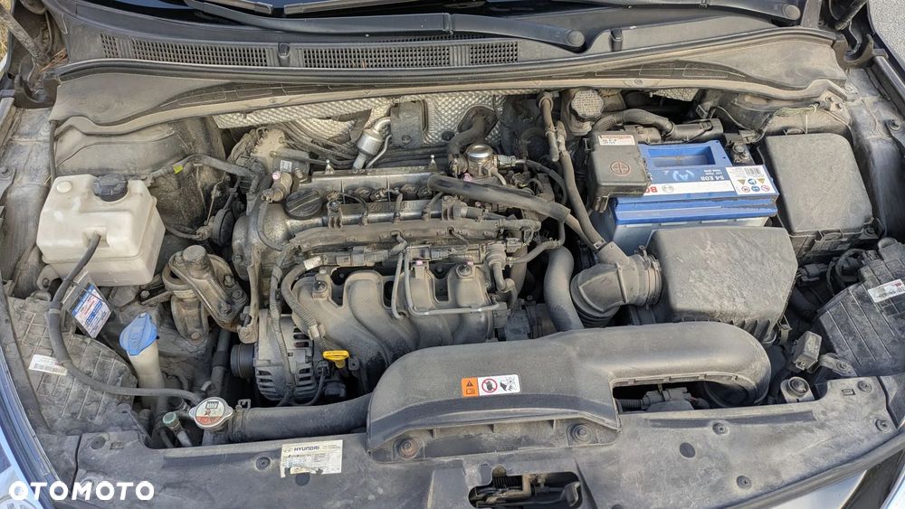 Hyundai i40 Kombi blue 1.6 Family+ - 22