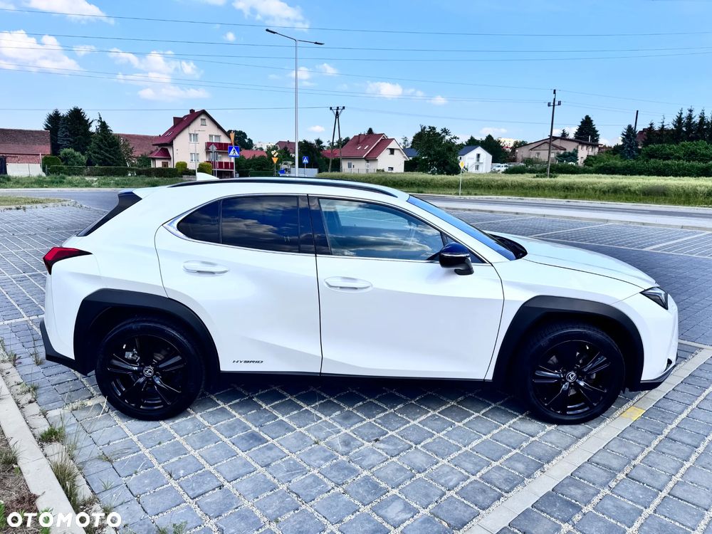 Lexus UX - 8