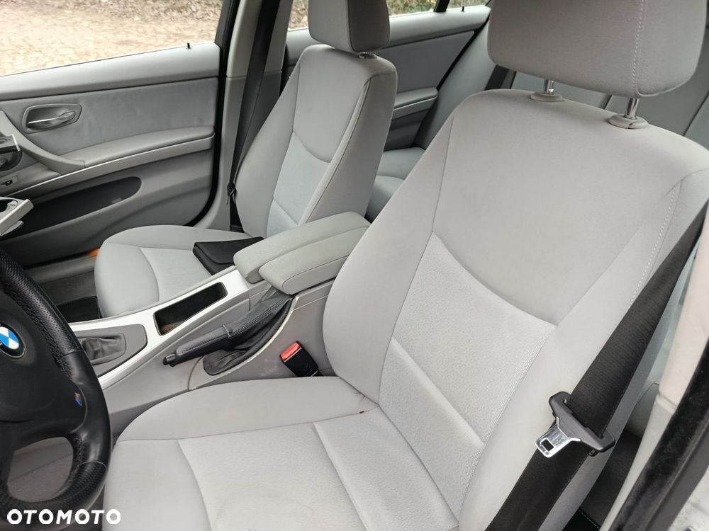 BMW Seria 3 325i - 13