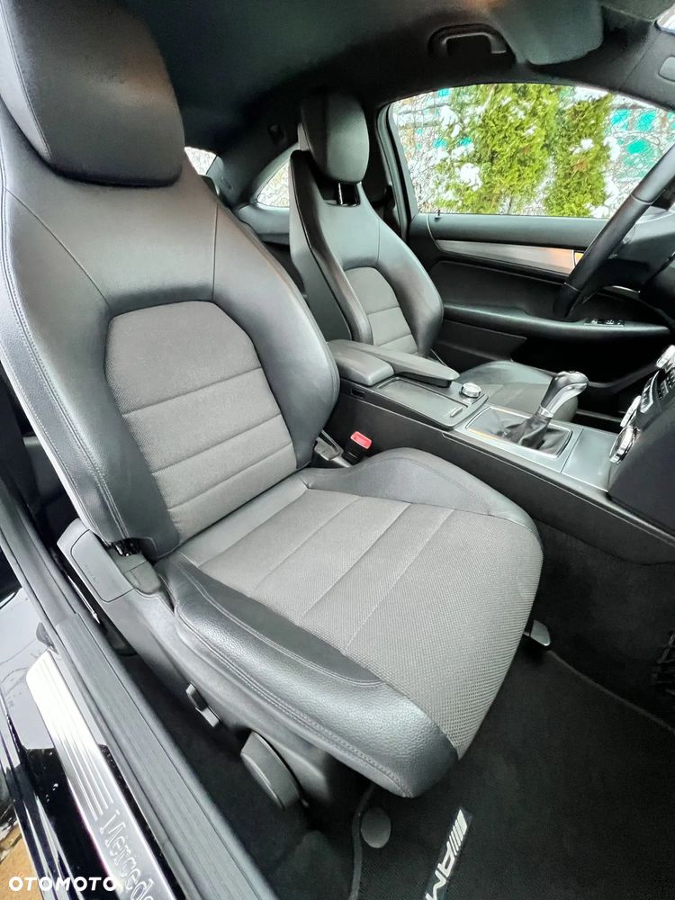 Mercedes-Benz Klasa C 180 Edition - 18