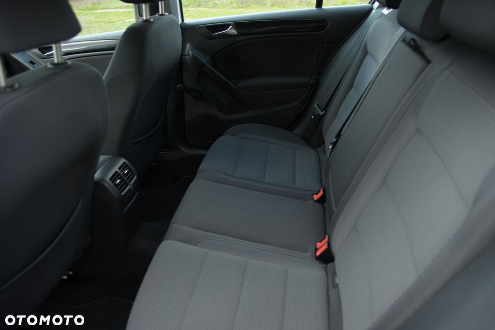 Volkswagen Golf - 24