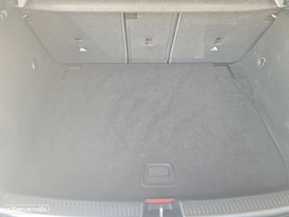 Mercedes-Benz A 180 d AMG Line - 35