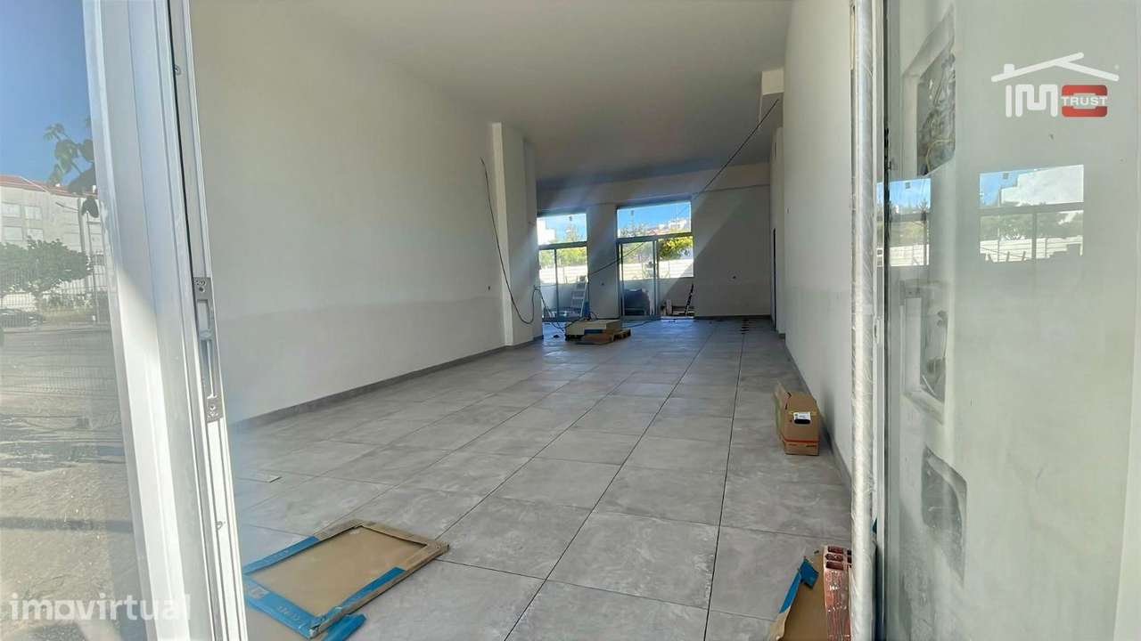 Loja para Arrendamento no Montijo | 75m² + Terraço 35m² | Excelente... - Grande imagem: 5/29