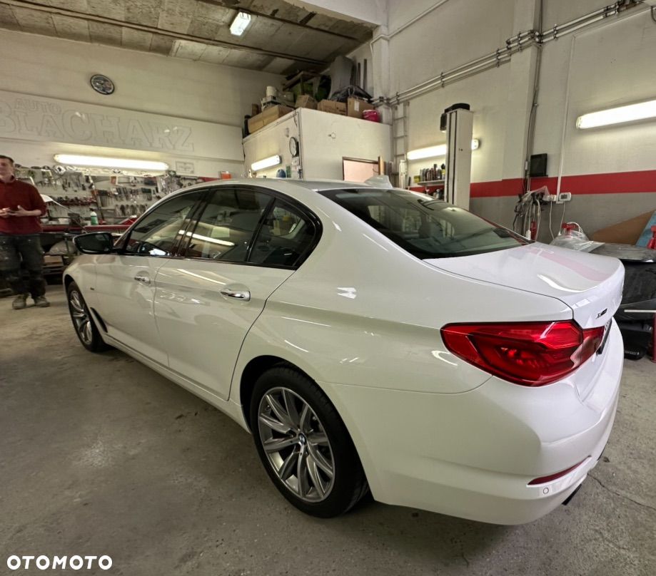 BMW Seria 5 530i xDrive Sport Line sport - 16