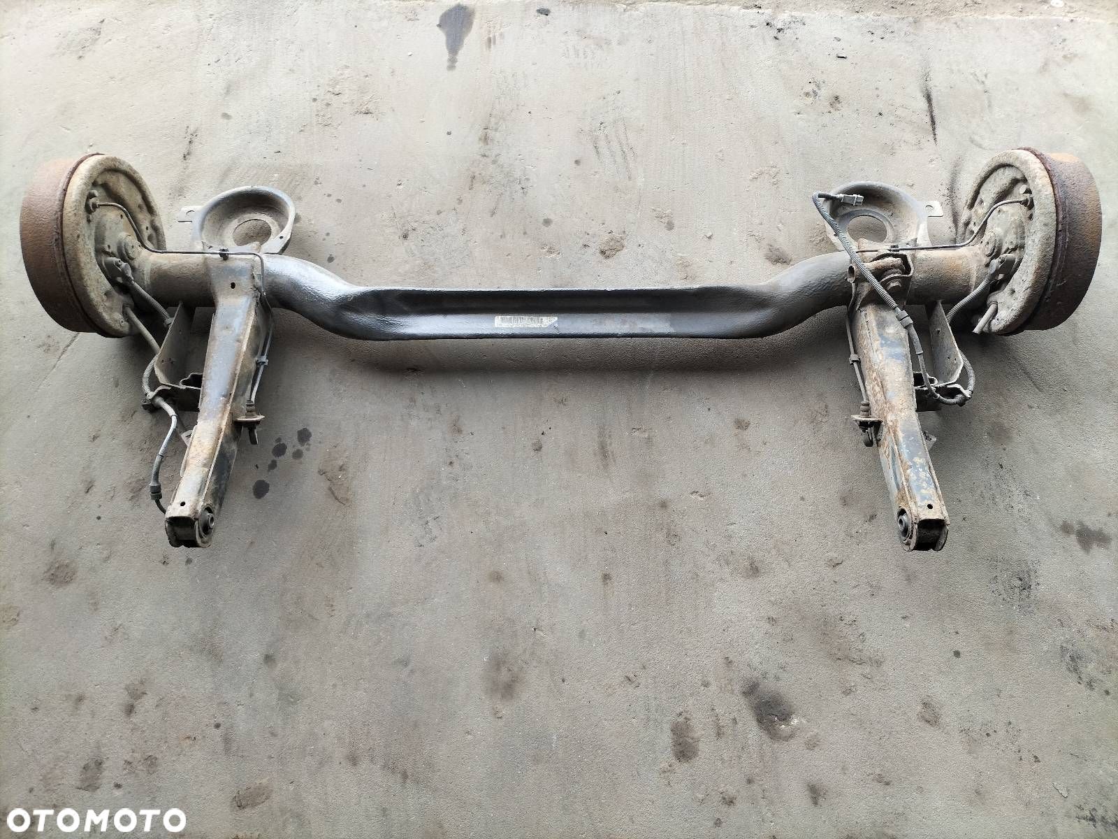 BELKA OŚ ZAWIESZENIA TYŁ BĘBNY Z ABS CITROEN EVASION I LIFT - 1